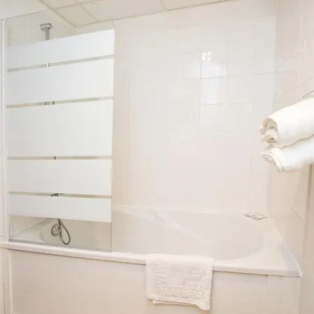 Grand Avec Climatisation, Balcon Proche Gare Centre Lurdy