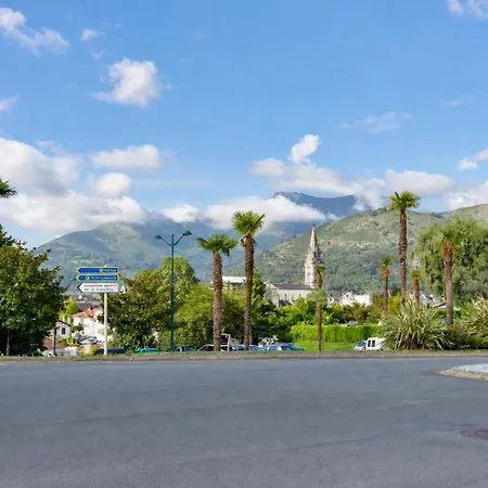 Grand Avec Climatisation, Balcon Proche Gare Centre Appartement Lourdes