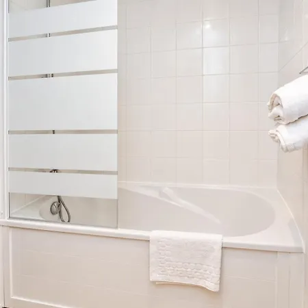 Grand Avec Climatisation, Balcon Proche Gare Centre *