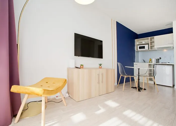 Grand Avec Climatisation, Balcon Proche Gare Centre Apartamento
