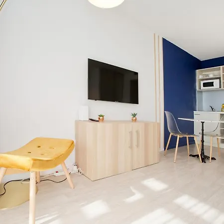 Grand Avec Climatisation, Balcon Proche Gare Centre Appartement